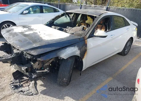 2024 Hyundai Elantra Sel z USA, uszkodzony, nr VIN KMHLM4DG3RU670448